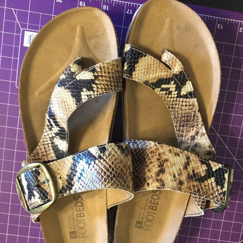 Leather upper thong toe sandals animal print great used condition size 10M